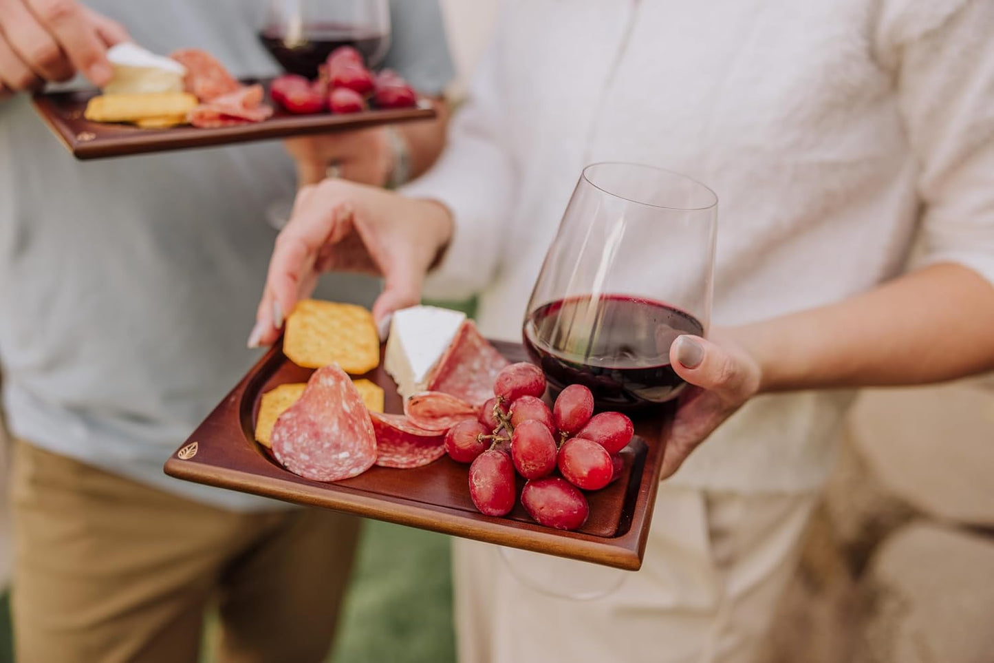 PICNIC TIME Rectangle Wine Appetizer Plates Set of 4, Cocktail Plate with Glass Holder, Cheese Board with Wine Holder, (Stained Parawood)