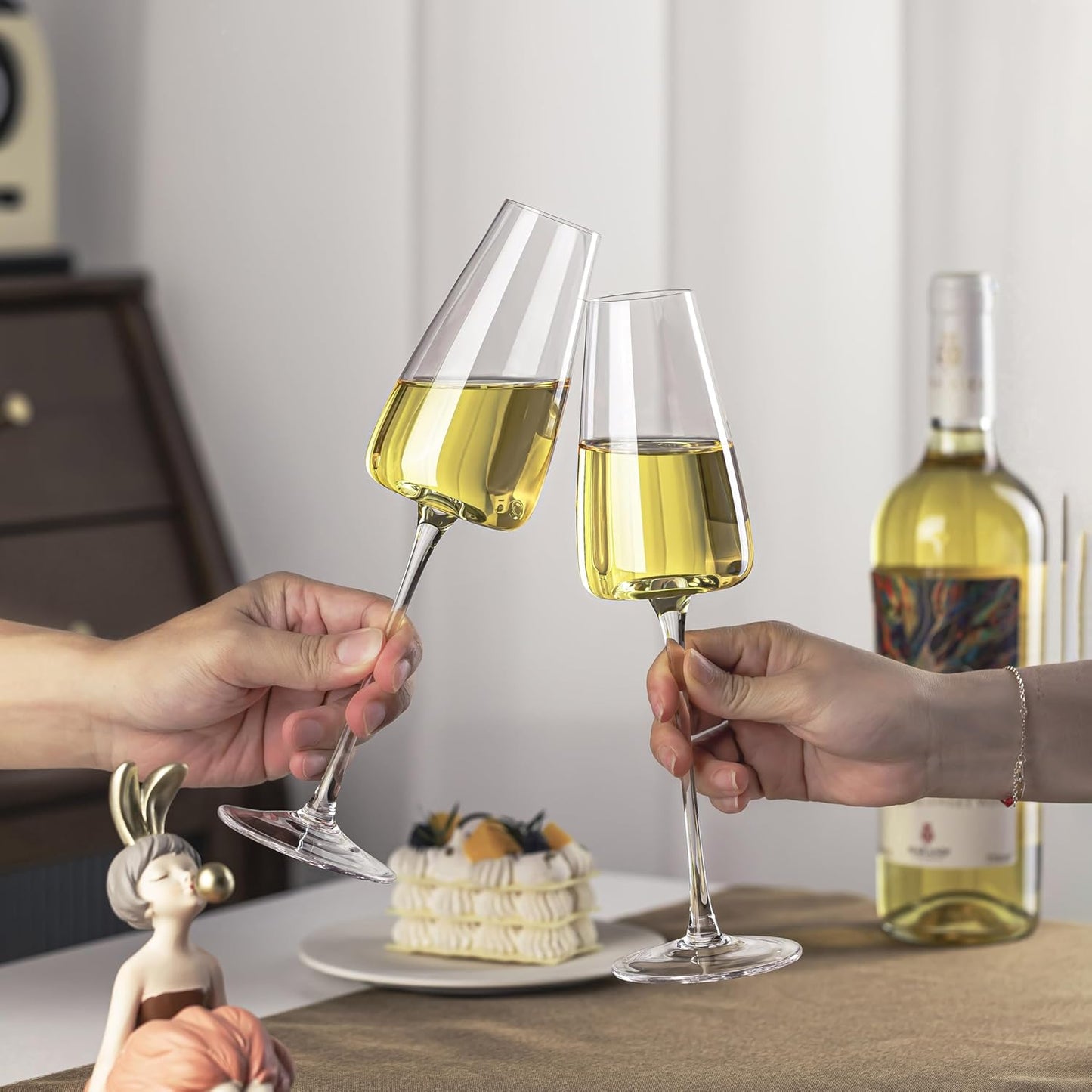 Champagne Flutes Glass Set of 4,Crystal Champagne Glasses 9OZ/ 270ML, Hand Blown Mimosa Glasses, Unique Champagne Gift for Wedding, Engagement Gift