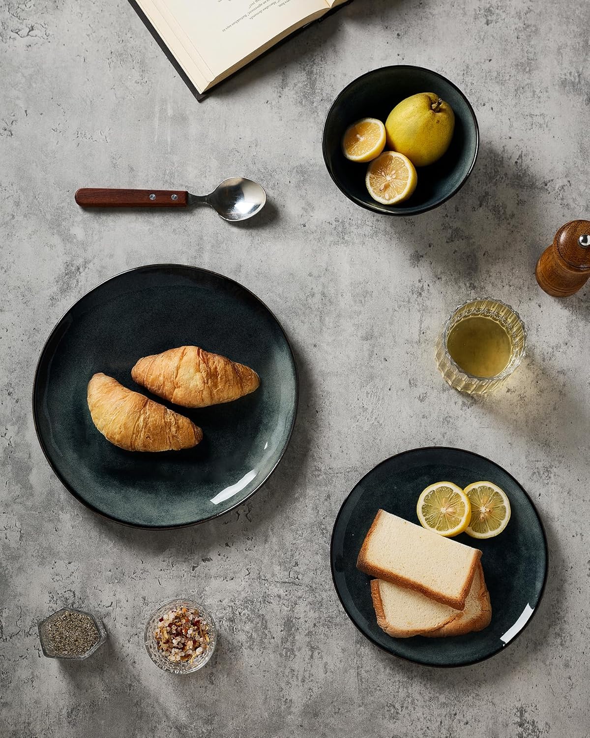 Famiware Dinnerware Sets for 8, Ocean Round 24-Piece Kitchen Plates and Bowls Sets, Microwave and Dishwasher Safe, Scratch Resistant, Deep Forest