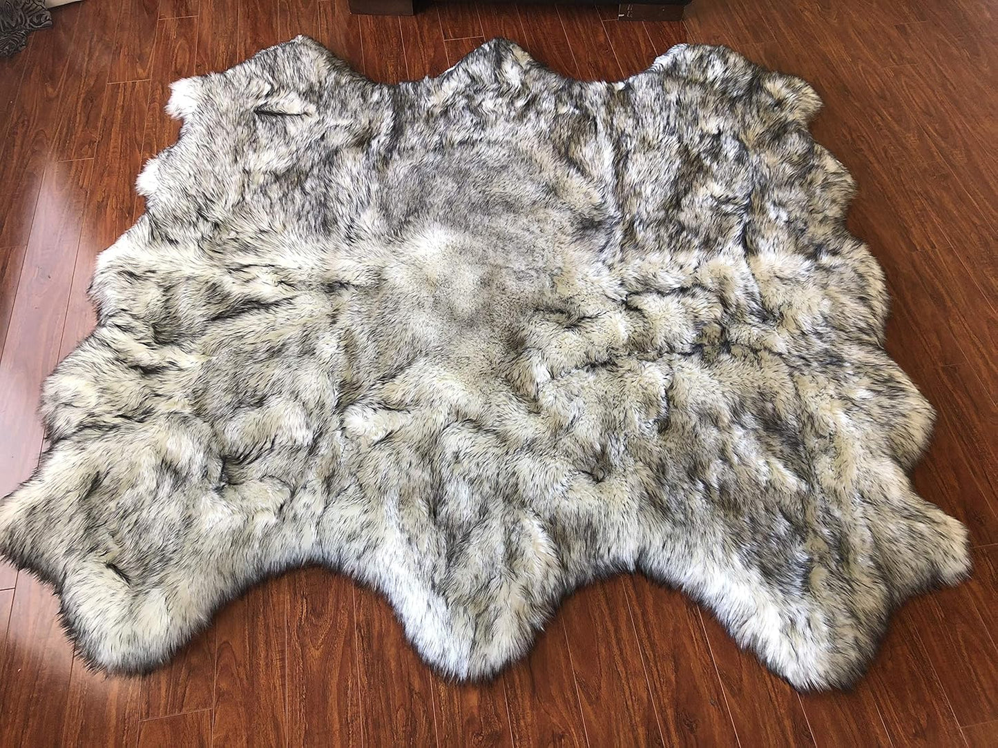 LAMBZY Faux Sheepskin Hypoallergenic Free Shape Silky Shag Rug, Luxury Shaggy Carpet for Bedrooms Rugs Living Kids Rooms Floor Rugs (Sexto 6 Pelts 6'x6', 180x180 cm, White/Black Tips)